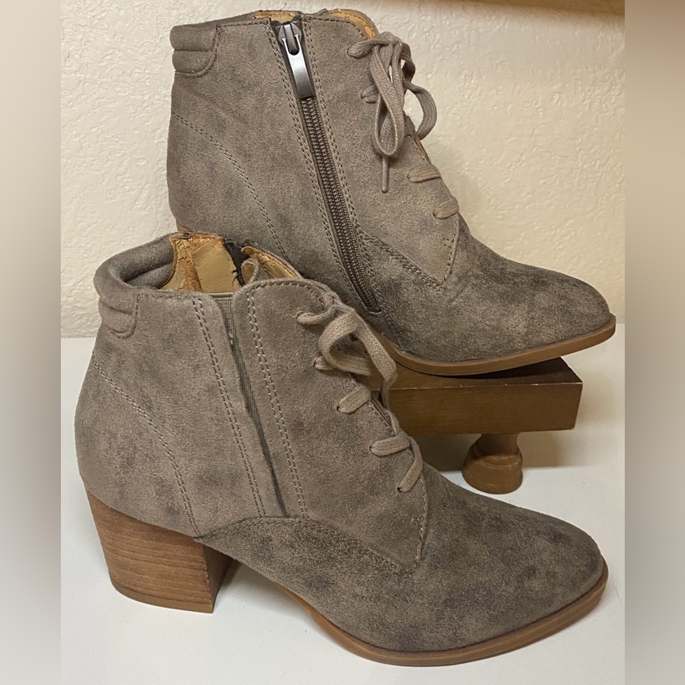Franco Sarto Marissa Boots Suede Grey/Taupe Size 6
